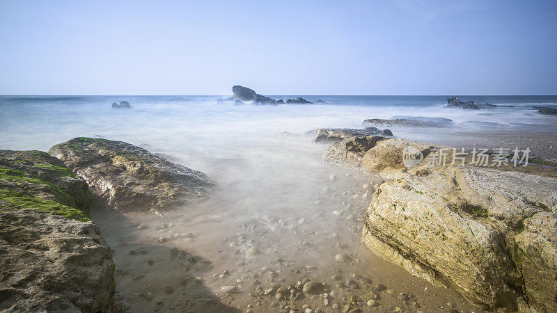 岩石海滩