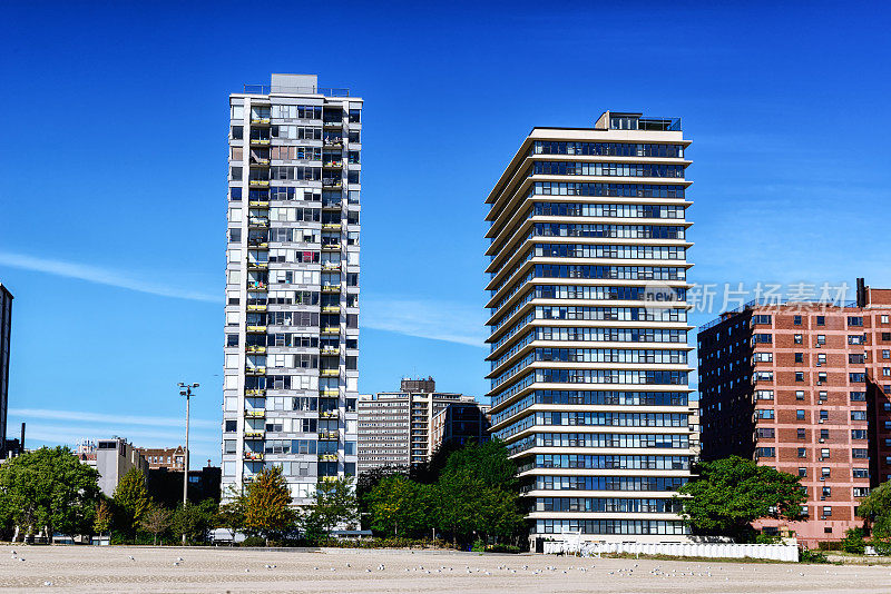 芝加哥俯瞰海滩的现代公寓