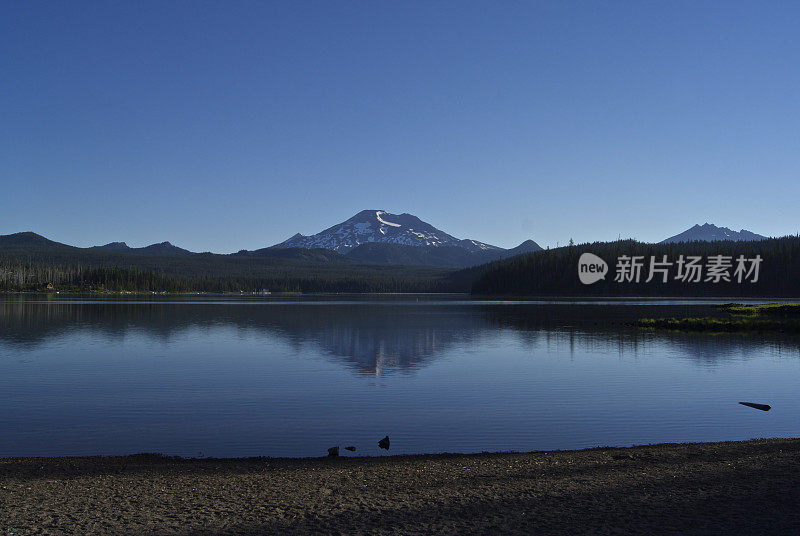 麋鹿湖镜