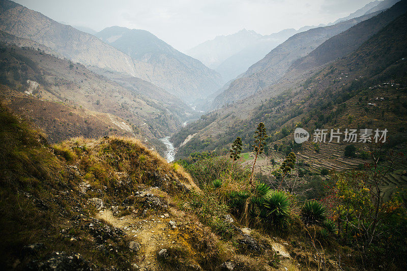 安纳普尔纳峰电路