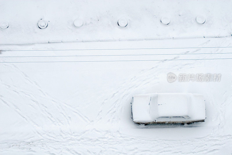 白雪覆盖的街道