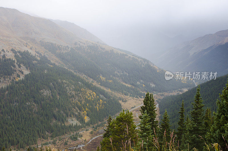 位于科罗拉多落基山脉的独立山口