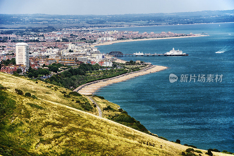 伊斯特本海滩和码头