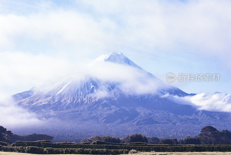 埃格蒙特山