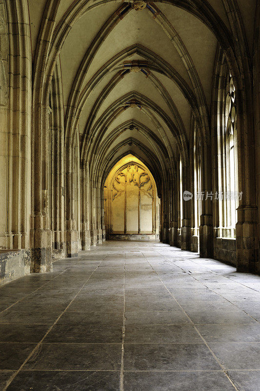 乌得勒支的中世纪修道院走廊