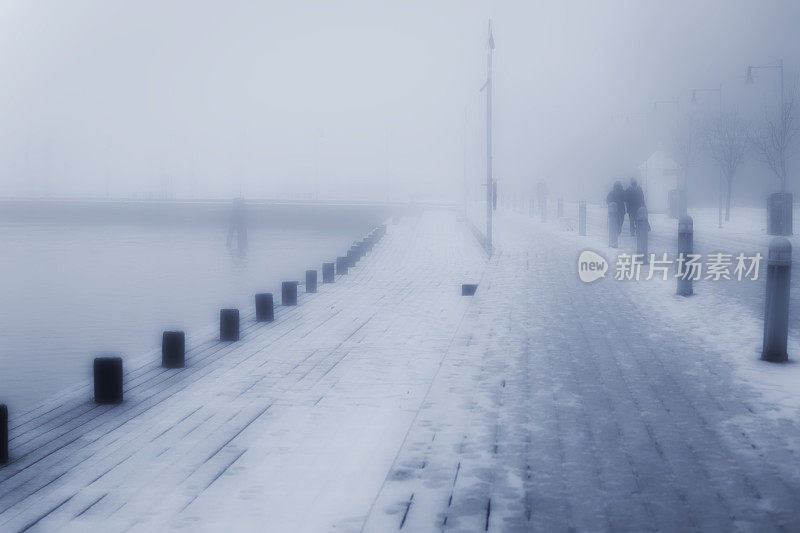 冬天雾码头