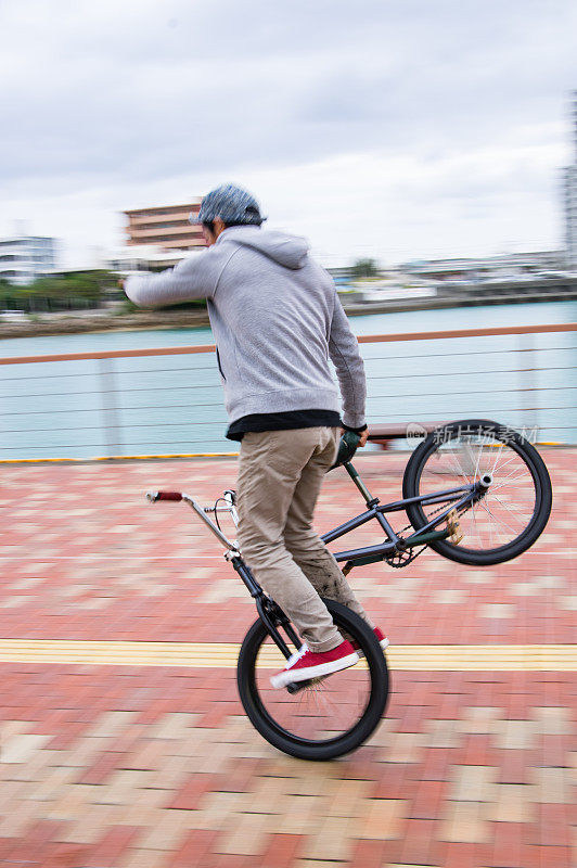 BMX骑手,平移,跟随拍摄