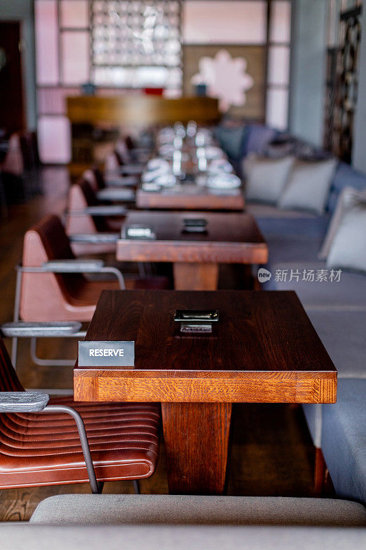 寿司店预定桌位