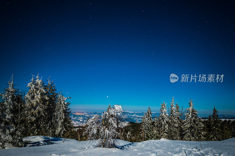 雪山里的夜星