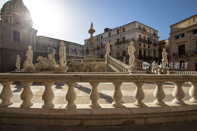 意大利巴勒莫比勒陀利亚广场上的耻辱喷泉
