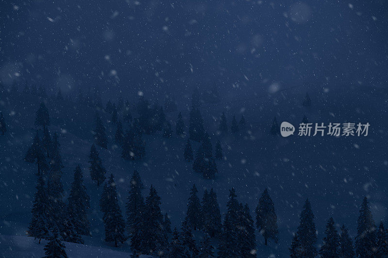 晚上降雪