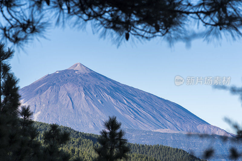 西班牙加那利群岛特内里费岛泰德国家公园冬天的泰德火山全景。