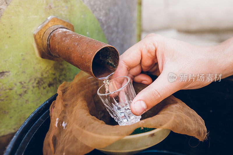 让月光杜松子酒