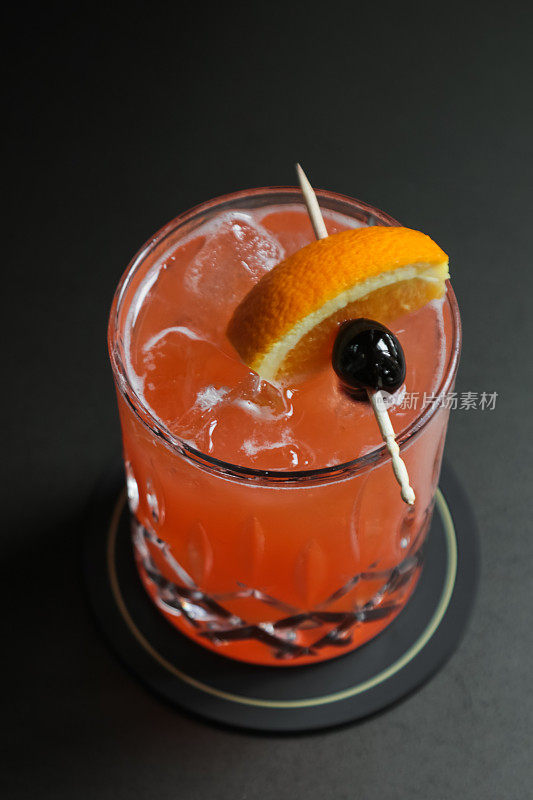 橙色Aperol鸡尾酒