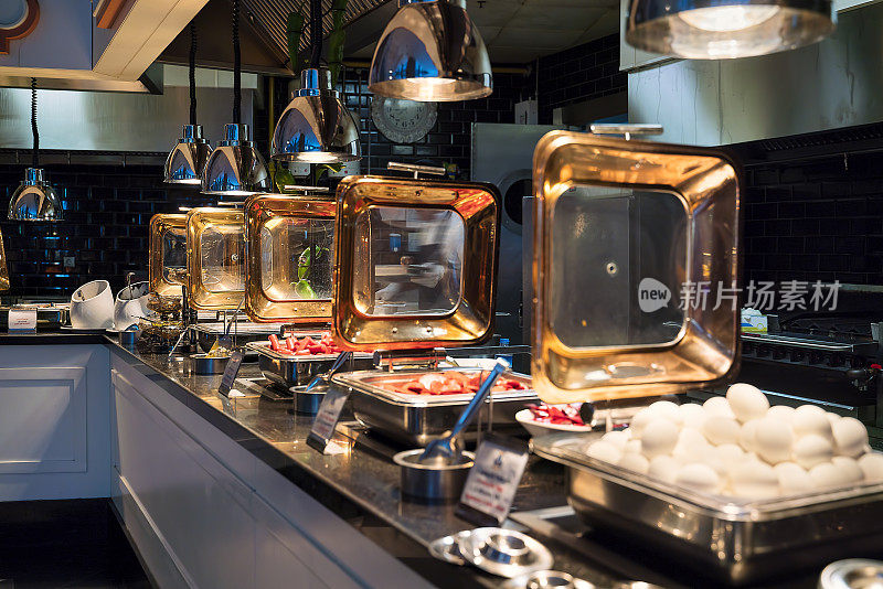 豪华酒店餐厅的自助餐