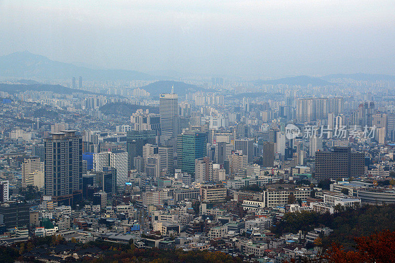 韩国南山上的首尔城市景观