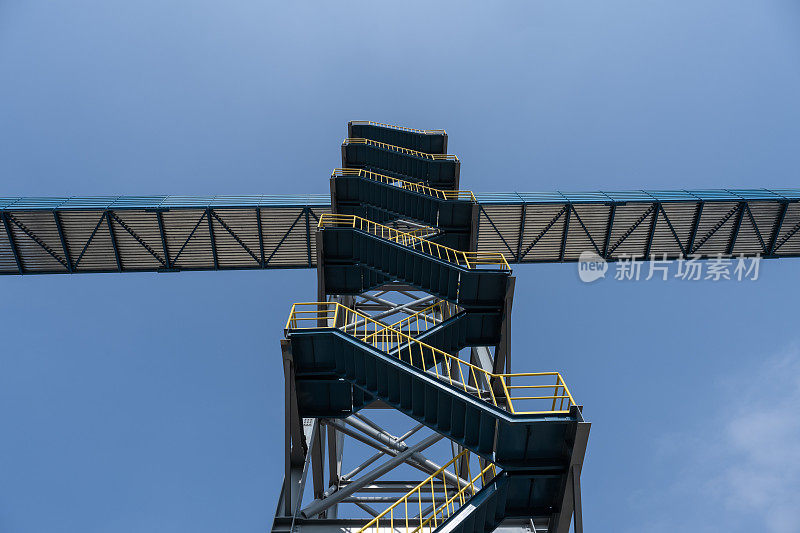化工厂的工业楼梯