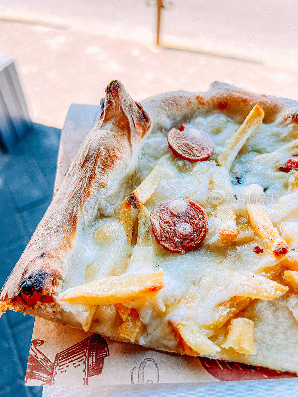 《意大利的美式披萨:披萨上的美式食物》