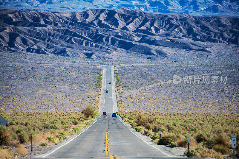 加州死亡谷的沙漠路