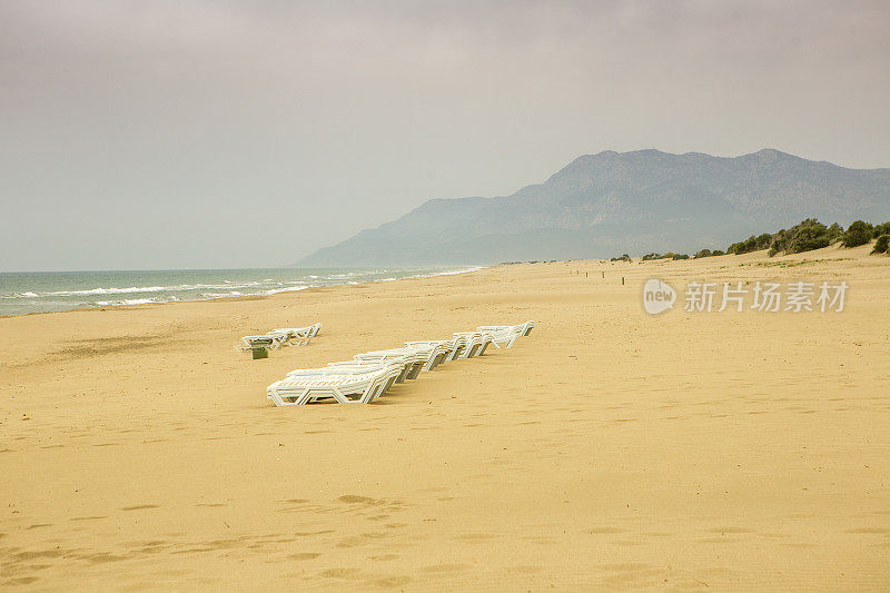 空旷的土耳其帕塔拉卡斯穆格拉沙滩海岸