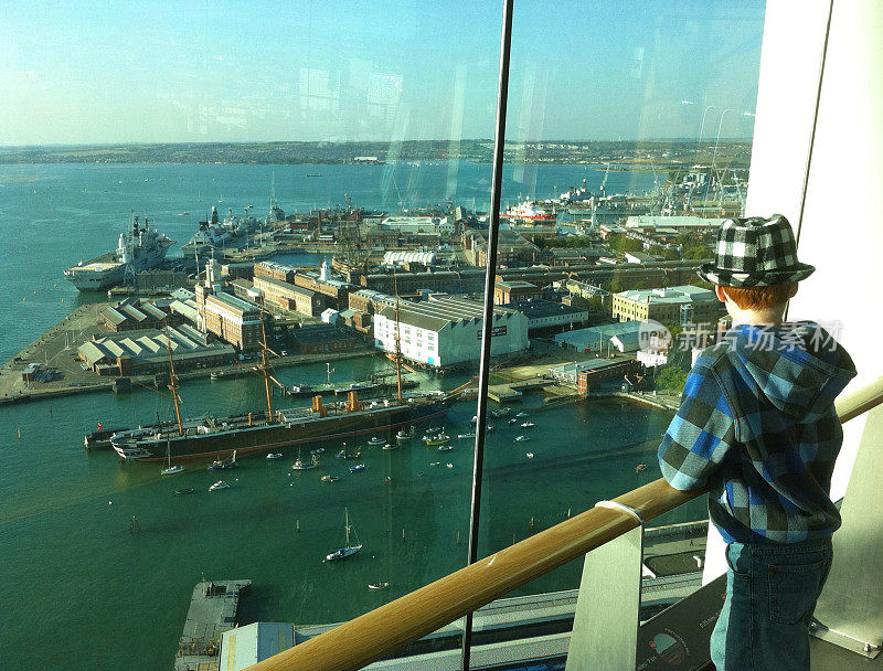 从三角帆塔拍摄的朴次茅斯港图片