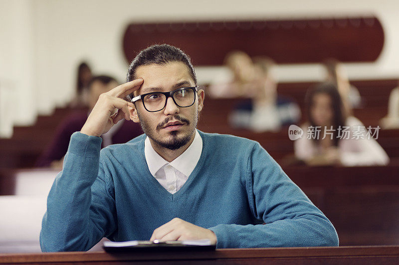 一个年轻男学生的肖像