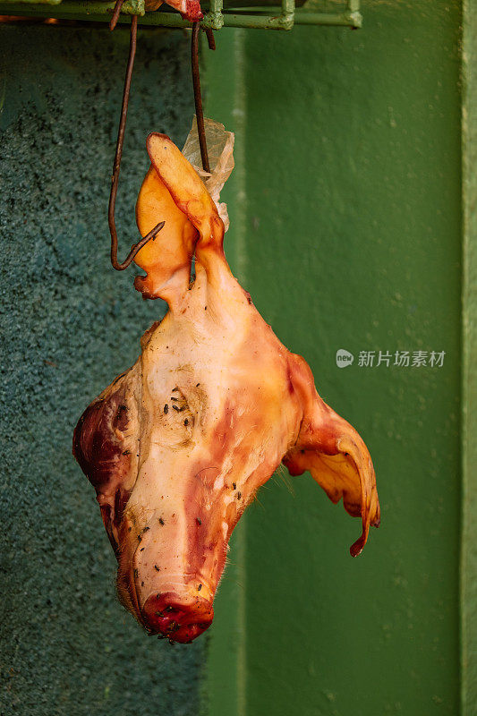 哈瓦那肉市场的猪头