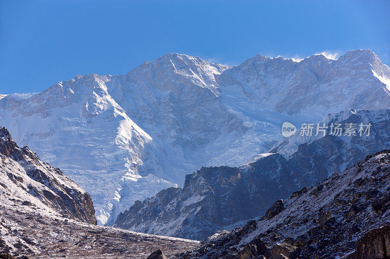 干城章嘉峰。珠峰电路。尼泊尔的动机