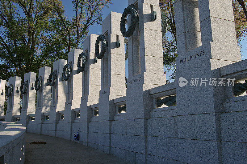 黎明时分，华盛顿特区的二战纪念碑