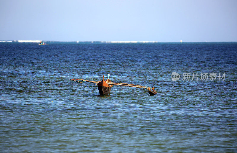 马达加斯加:Ifaty的独木舟。