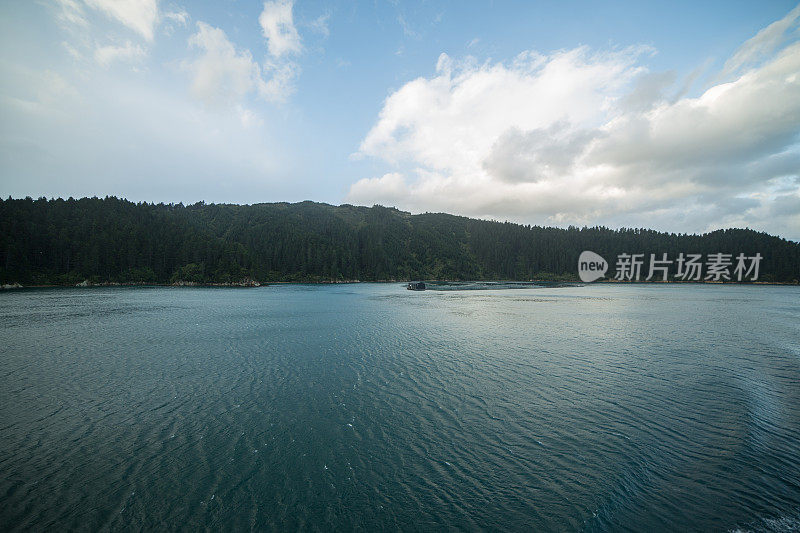 马尔伯勒海峡，库克海峡，新西兰