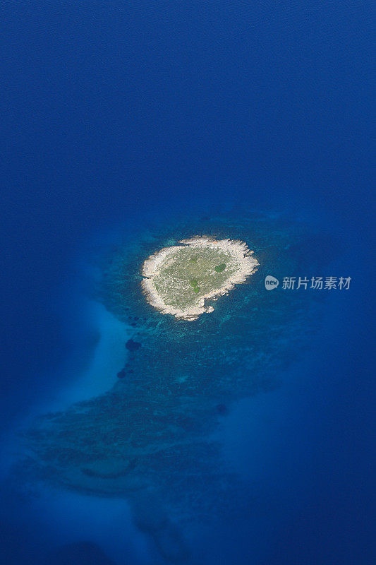 洛辛吉岛附近的小暗礁