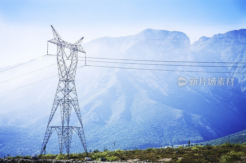 高压电力，电线有山。