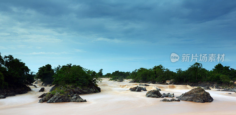 somphumit瀑布，老挝南部