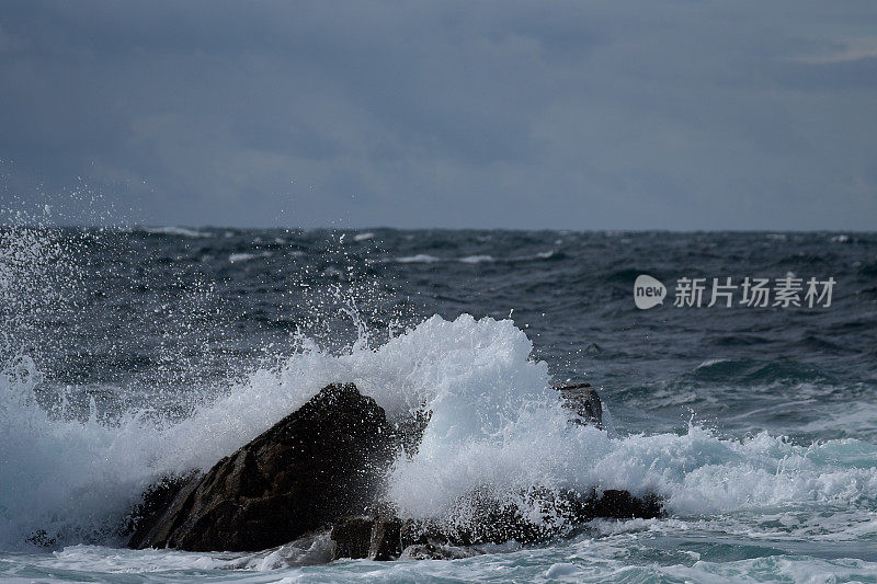 法国布列塔尼翡翠海岸的僧侣岛