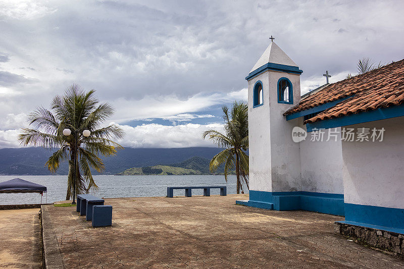 圣本尼迪克特教堂在大海滩，普拉亚格兰德，伊尔哈贝拉-圣保罗，巴西