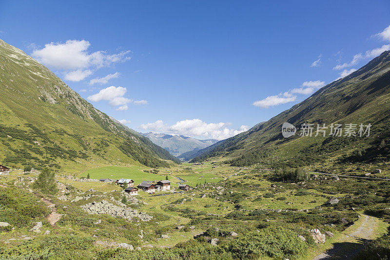 美丽的小村庄Dürrboden在迪斯奇玛山谷，达沃斯