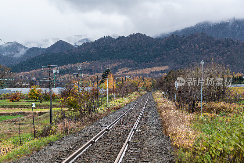 日本北海道乡间的铁路