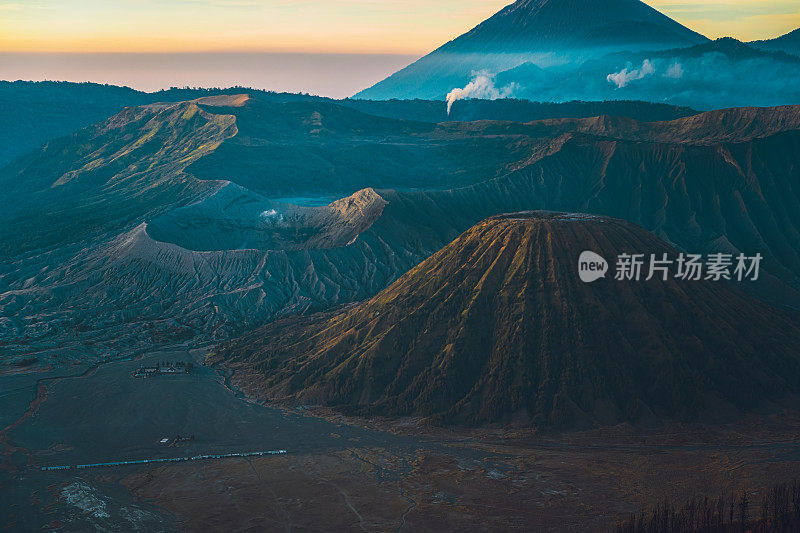 印尼布罗莫火山的日出