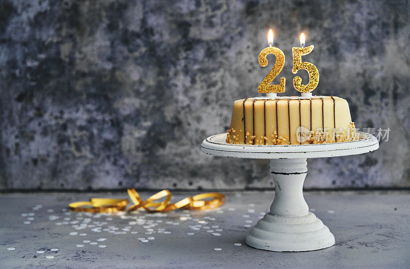25岁生日蛋糕
