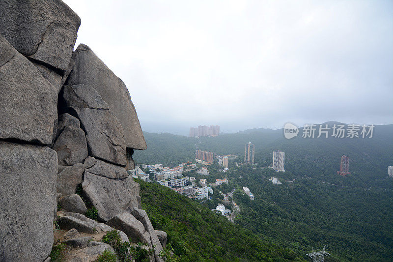 香港尼科尔森山的面具石