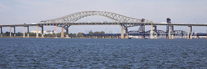 纽瓦克湾大桥全景