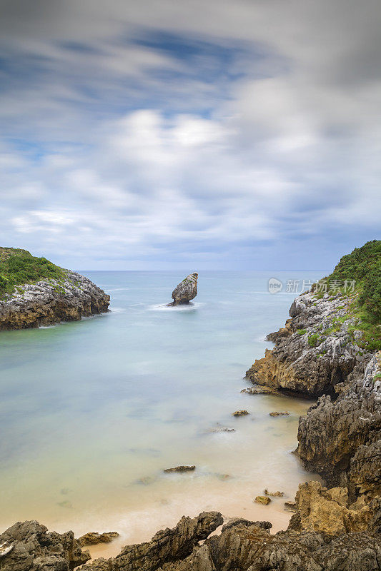 阿斯图里亚斯海岸布尔纳海滩的海景