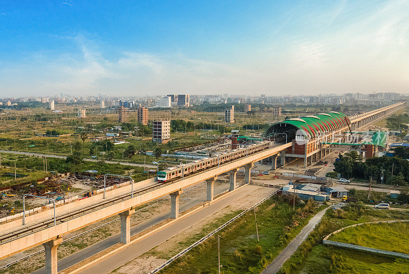 达卡地铁与达卡城市地平线。达卡城市