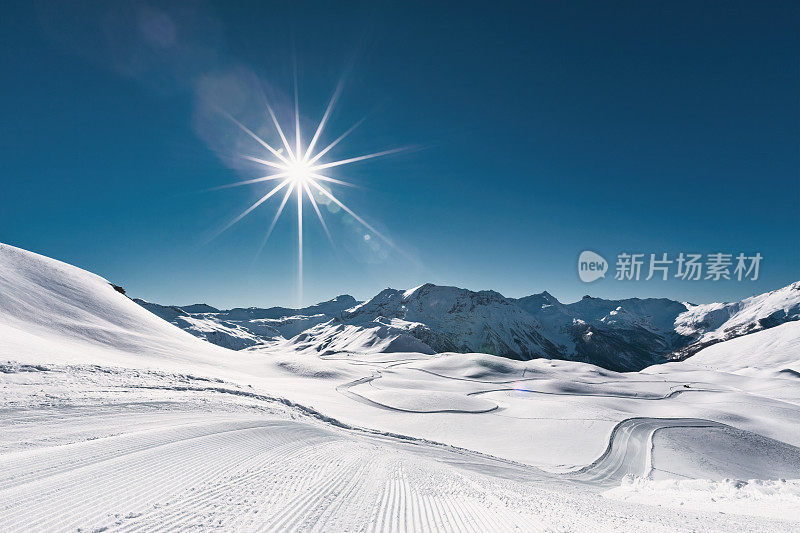 滑雪道滑雪道斜坡冬季景观雪