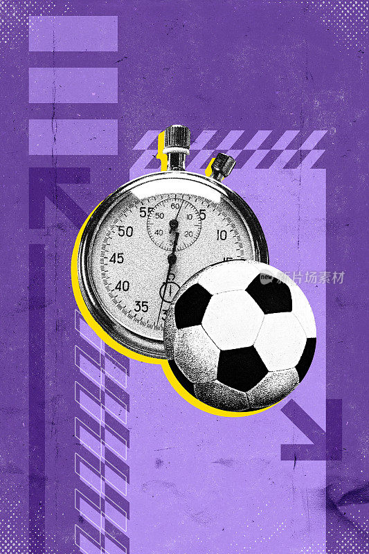 秒表旁边的足球在紫色的背景。现代设计。运动中的时间管理，游戏回合