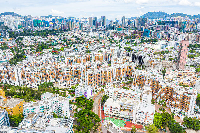 无人机拍摄的晴天空中九龙全景，香港