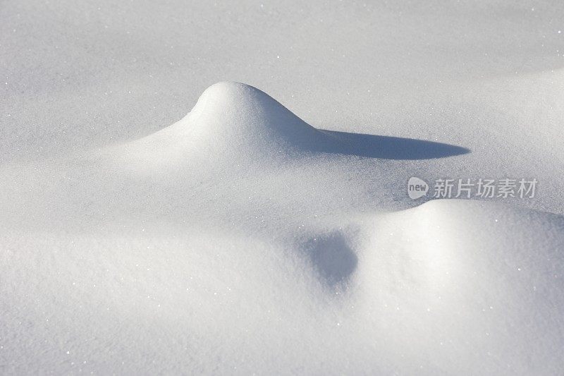 加拿大的雪的形状和阴影