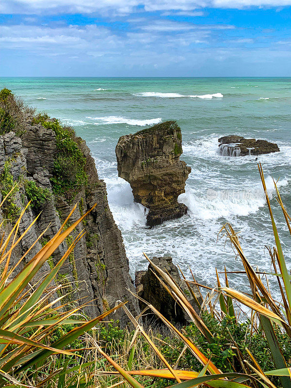 Punakaiki煎饼石和喷水道，狗仔国家公园，新西兰