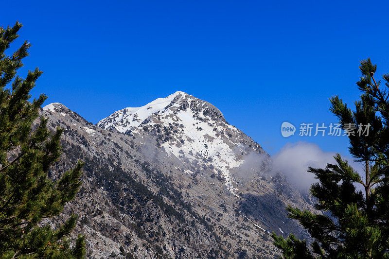 洛加拉，西卡山